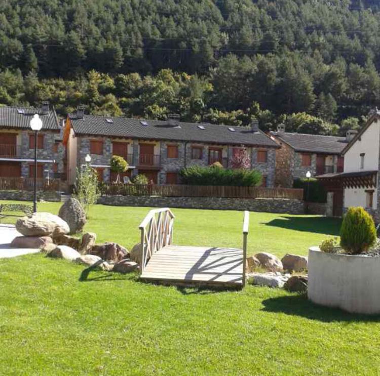 Pico Almanzor Villa Villanúa Exterior foto